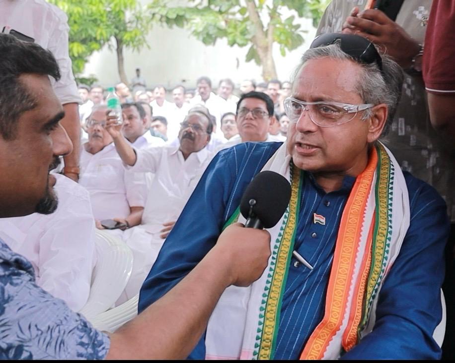 Shashi Tharoor Exclusive to THE NEWS MONK on Kerala Verdict Shashi Tharoor Exclusive to THE NEWS MONK on Kerala Verdict