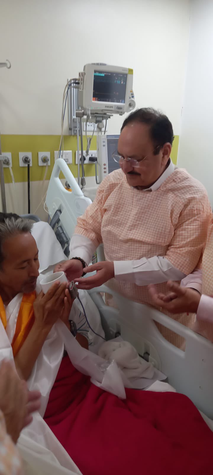 Sonam Wangchuk ends fast in presence of Union Ministers! Govt promises no punitive action against protesting students! Is the Ice melting at NEET protests? Sonam Wangchuk ends fast in presence of Union Ministers! Govt promises no punitive action against protesting students! Is the Ice melting at NEET protests?