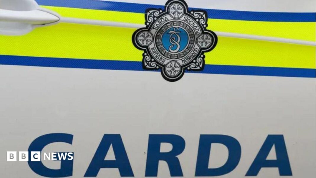 Kildare: Multiple dead and four injured following two-vehicle crash Kildare: Multiple dead and four injured following two-vehicle crash